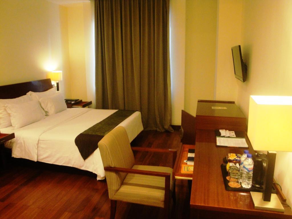 Manado Quality Hotel Zimmer foto